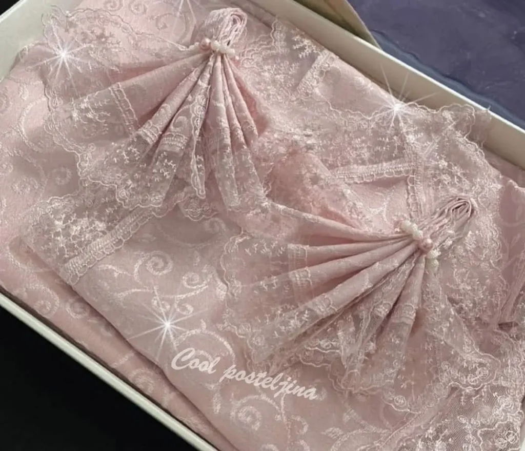 Stolnjaci sa čipkom-setovi sa salvetama i biserima