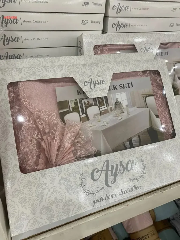 Stolnjaci sa čipkom-setovi sa salvetama i biserima