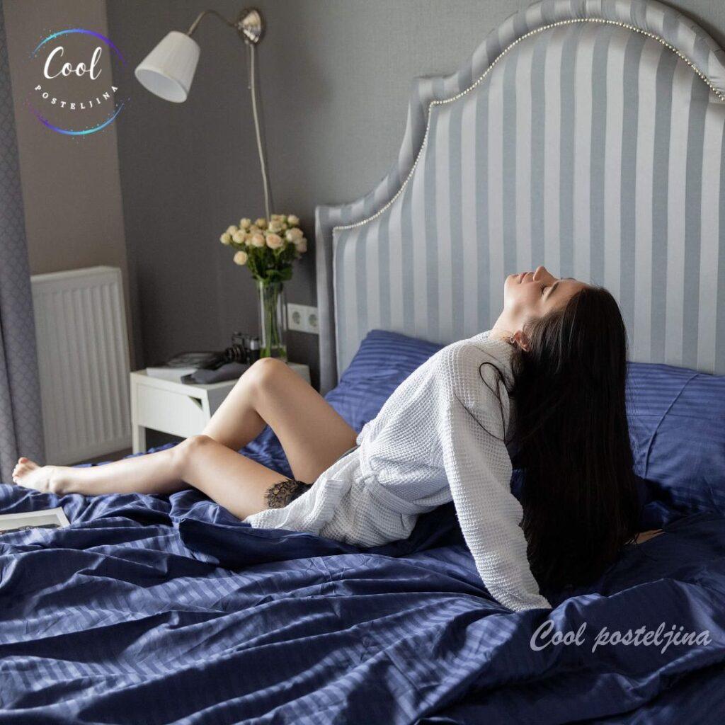 Jednobojne Posteljine Satenske - Teget